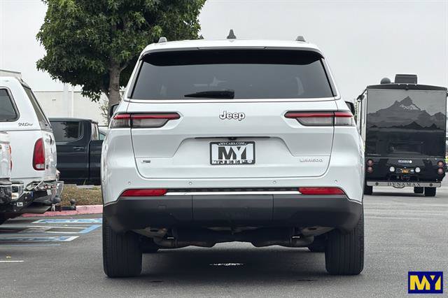 Used 2022 Jeep Grand Cherokee L Laredo w/ Luxury Tech Group I RWD image 5