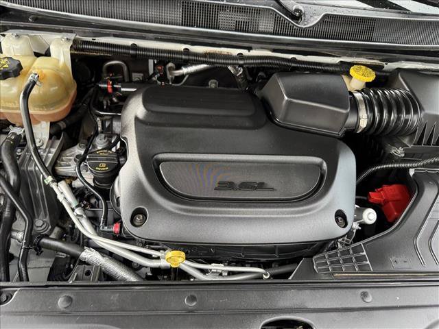 Used 2022 Chrysler Voyager LX FWD image 22