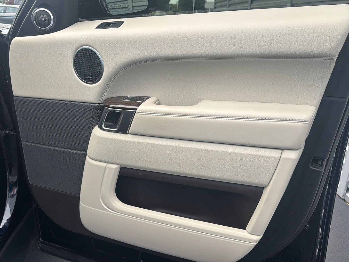 Used 2015 Land Rover Range Rover Sport HSE AWD/4WD image 11
