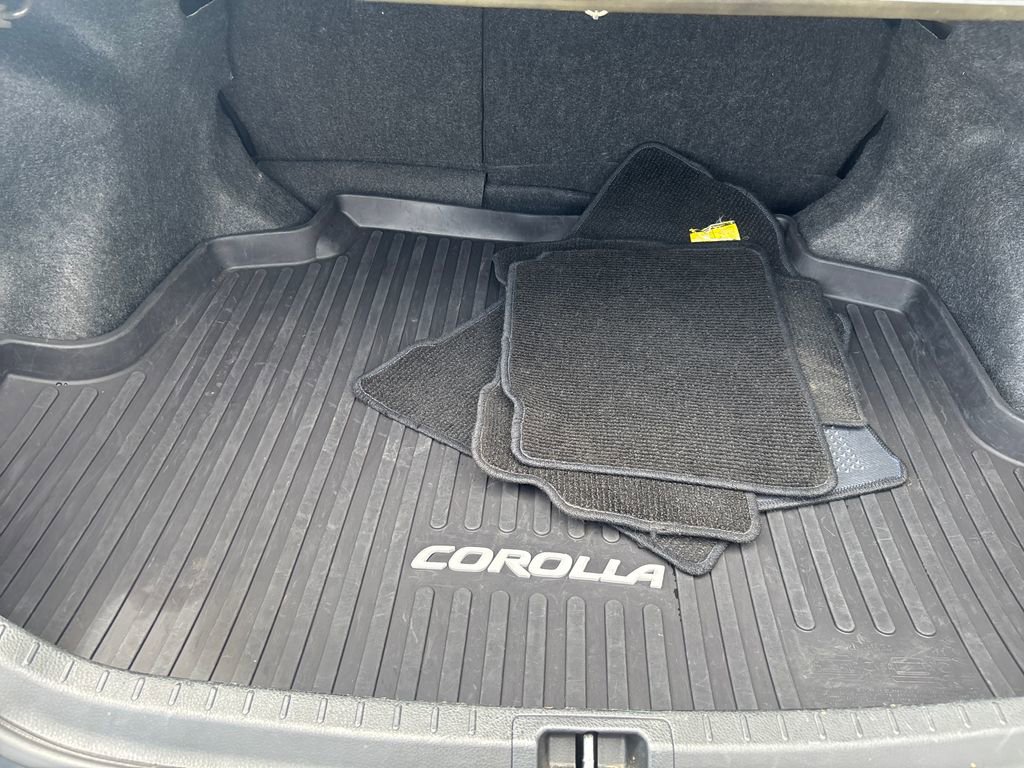 Used 2018 Toyota Corolla SE FWD image 28