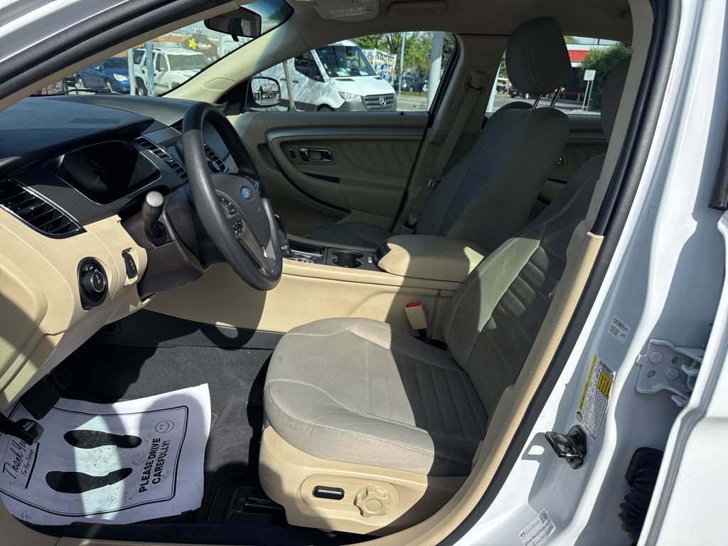 Used 2019 Ford Taurus SE FWD image 6