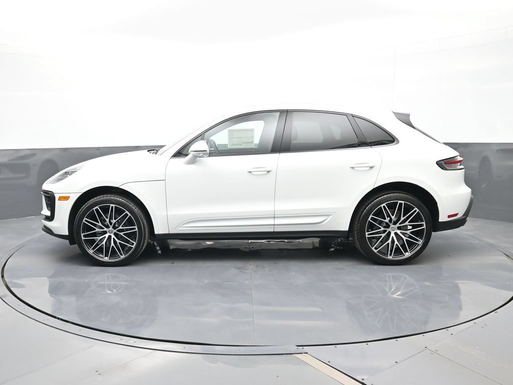 Certified 2026 Porsche Macan AWD/4WD image 2