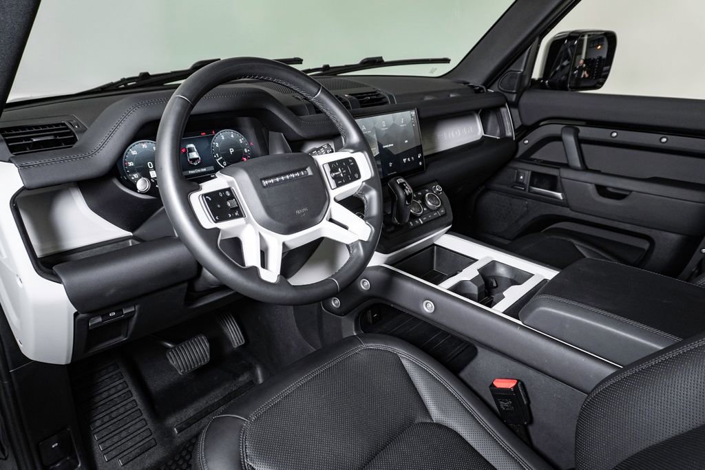 Used 2025 Land Rover Defender 110 S image 19