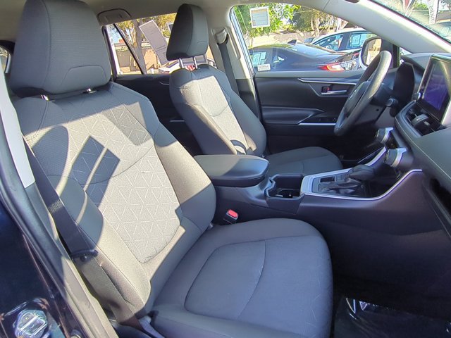 Used 2025 Toyota RAV4 XLE AWD/4WD image 5