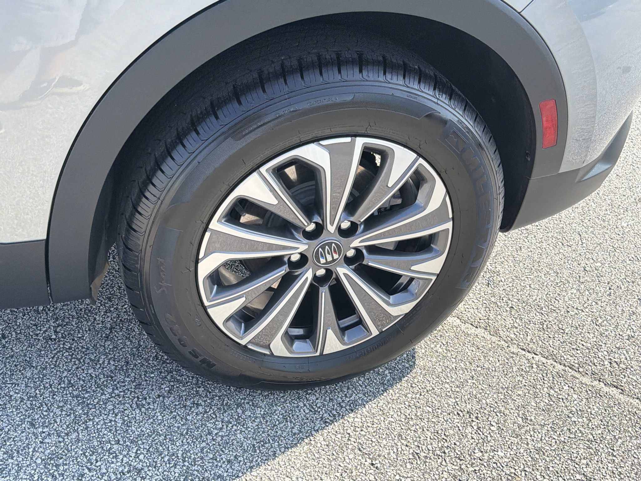 Used 2024 Buick Envision Preferred AWD/4WD image 28