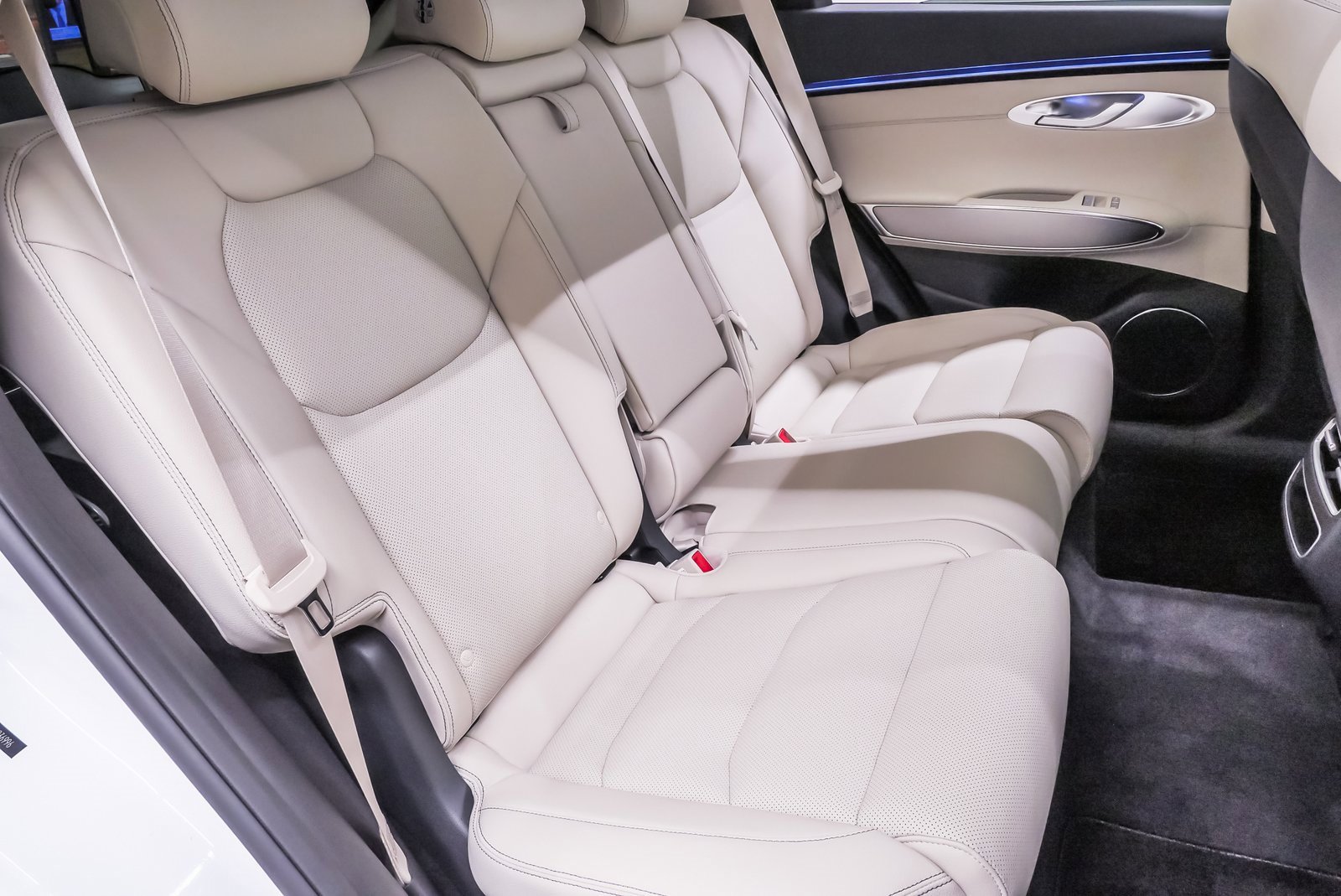 Certified 2026 Genesis GV70 2.5T Select image 12