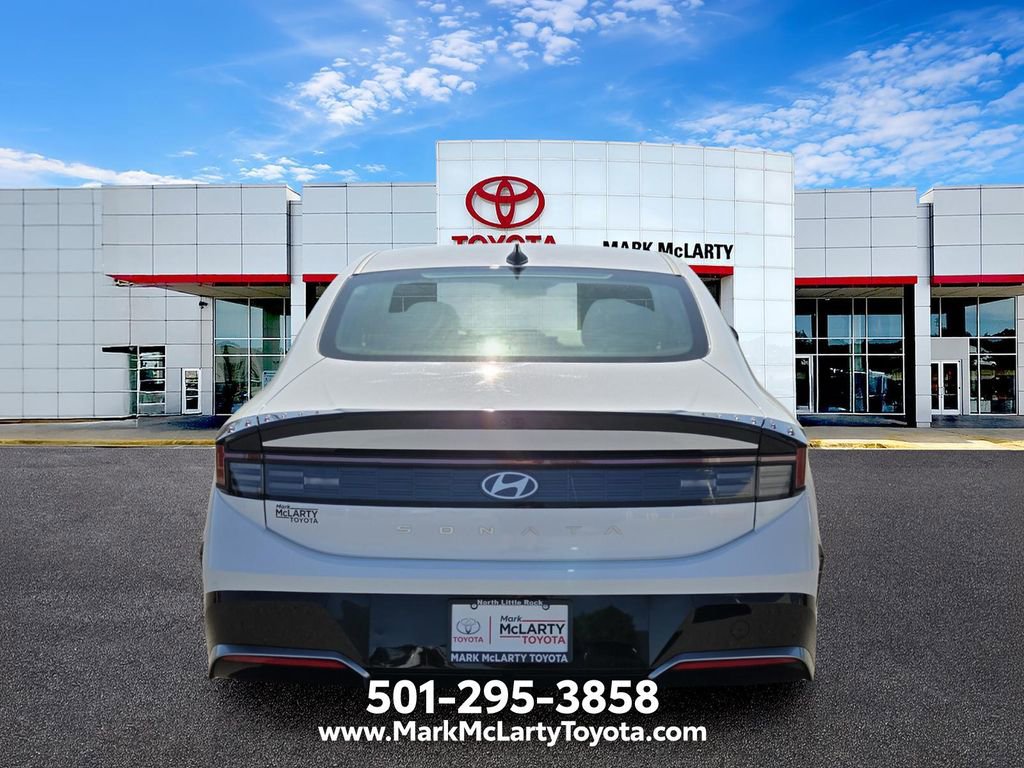 Used 2025 Hyundai Sonata SEL FWD image 4