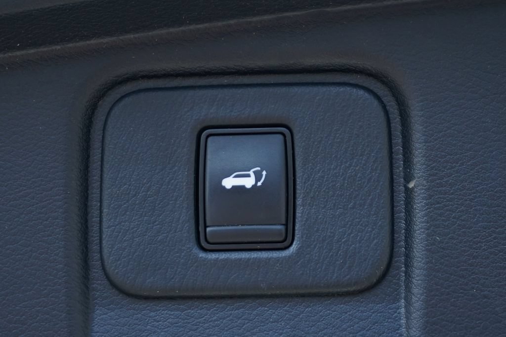 Used 2020 Nissan Murano SL w/ Moonroof Package image 9