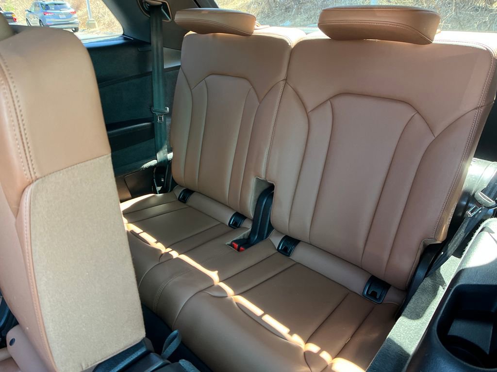 Used 2021 Audi Q7 2.0T Premium w/ Convenience Package image 24