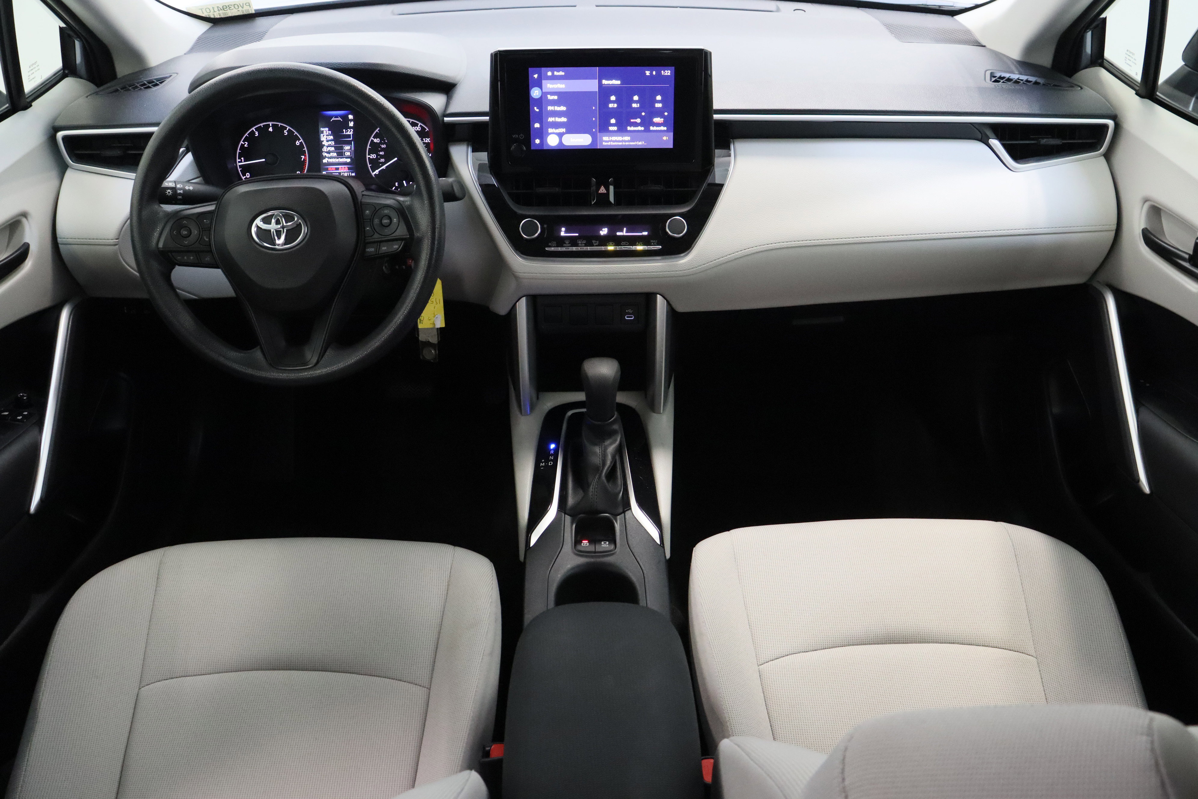 Certified 2023 Toyota Corolla Cross L image 27