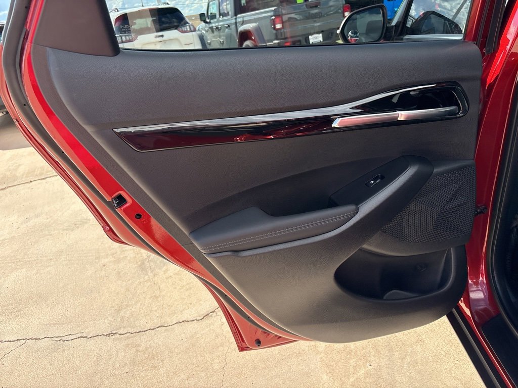 Used 2025 Kia Seltos SX image 17