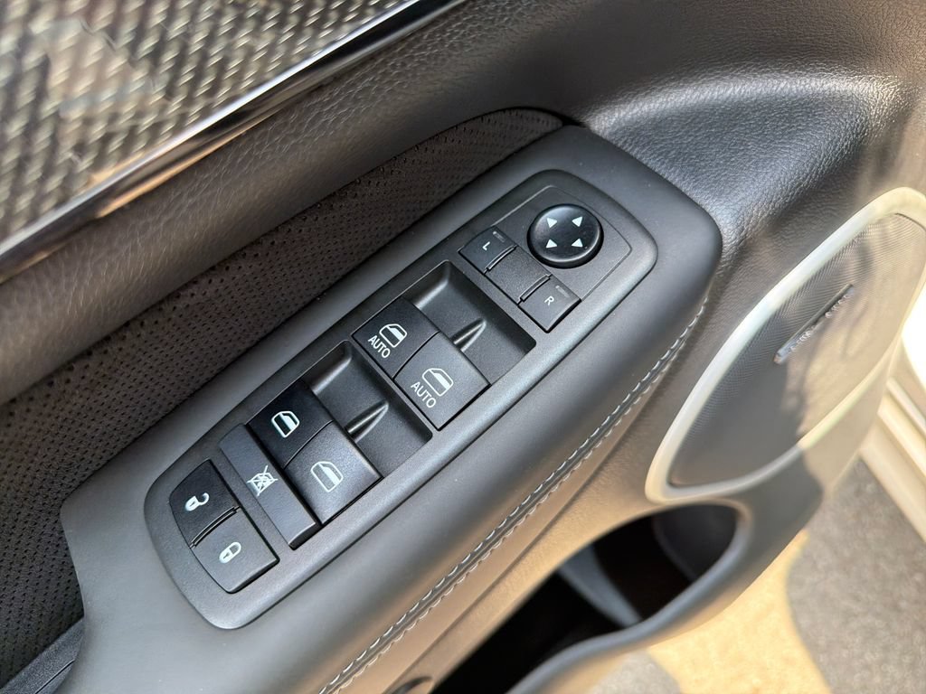 Used 2021 Jeep Grand Cherokee Trackhawk AWD/4WD image 12