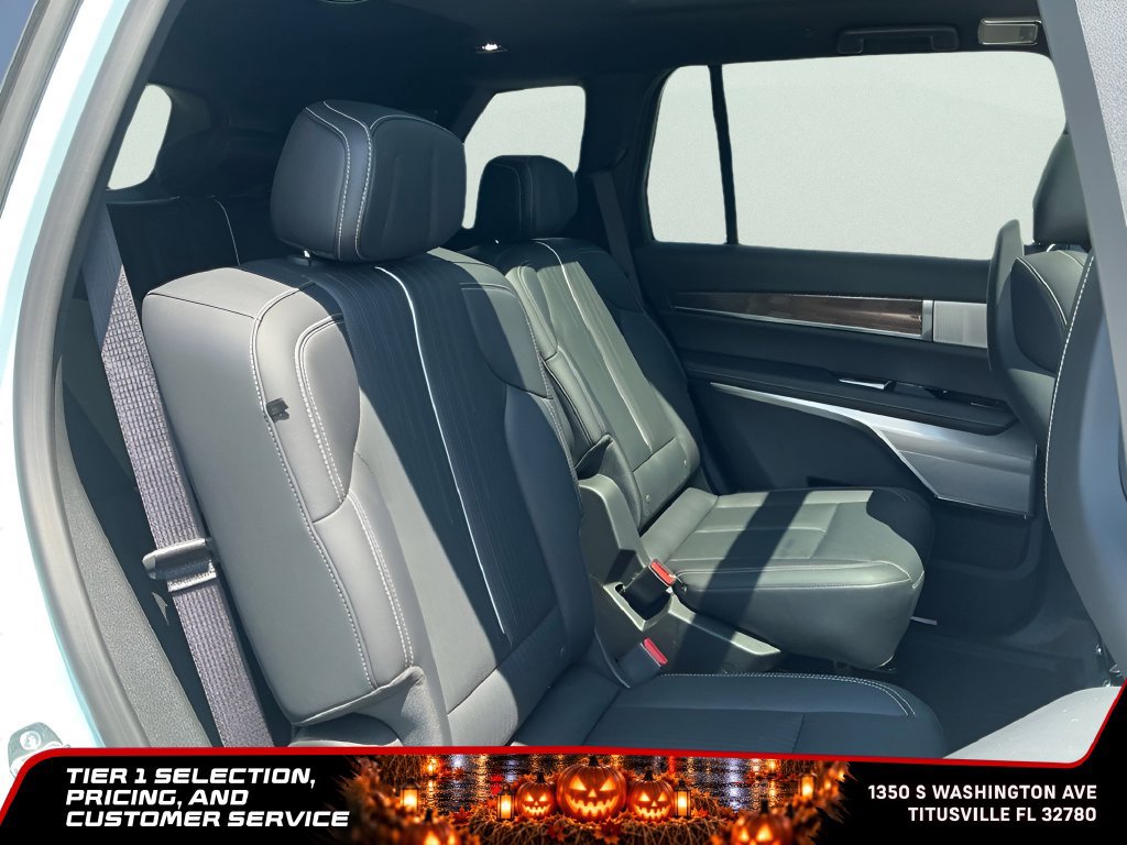 Used 2026 Cadillac Vistiq Sport w/ LPO, Floor Liner Package AWD/4WD image 22