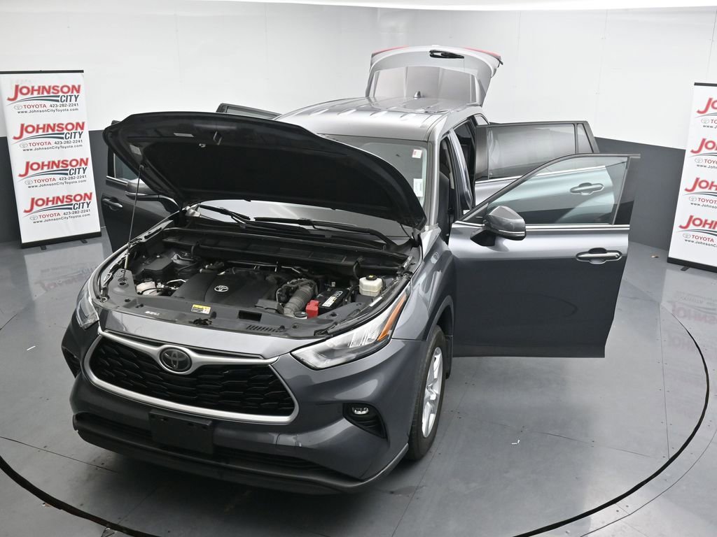 Used 2020 Toyota Highlander LE AWD/4WD image 43
