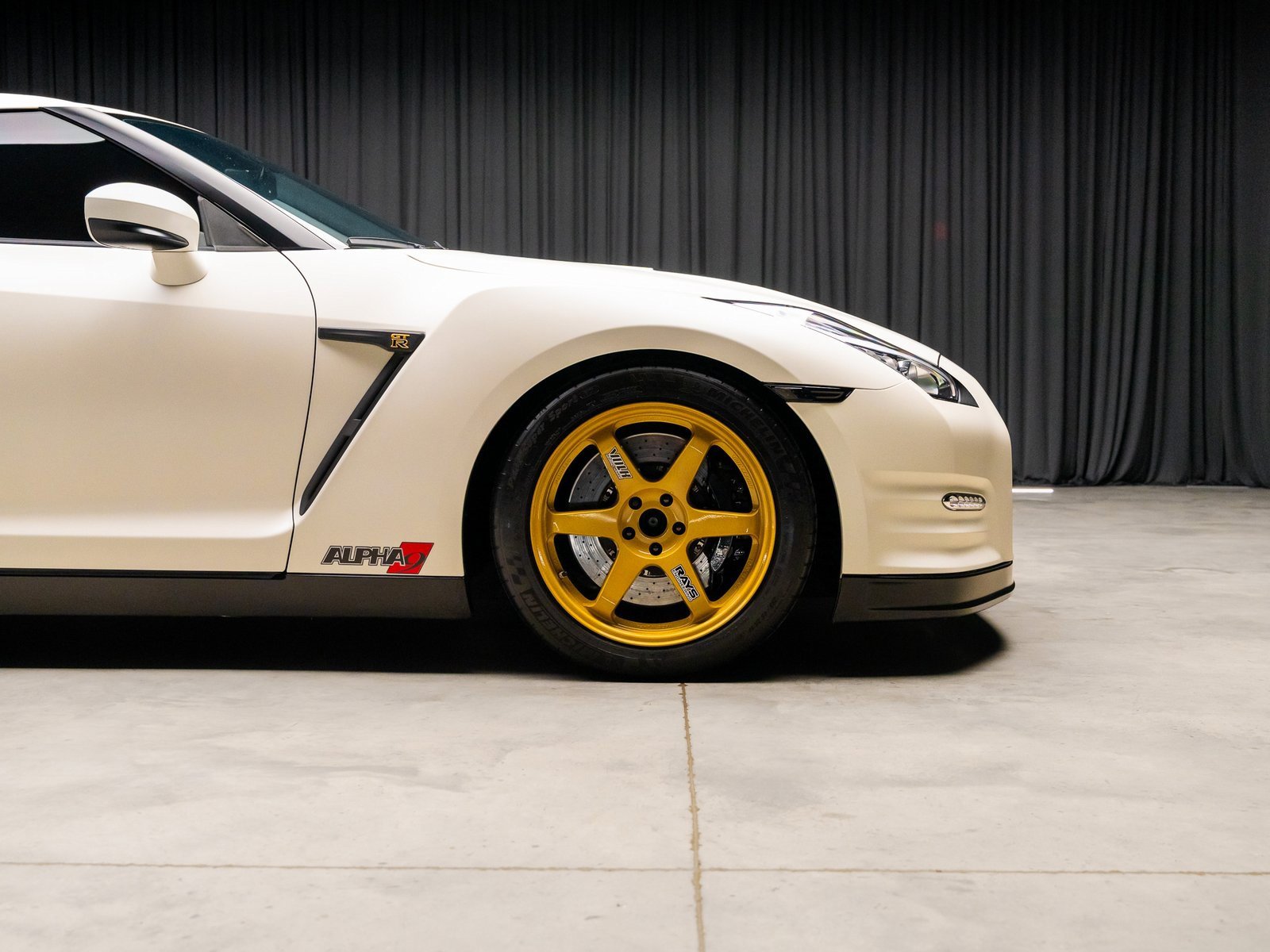 Used 2015 Nissan GT-R Premium image 28
