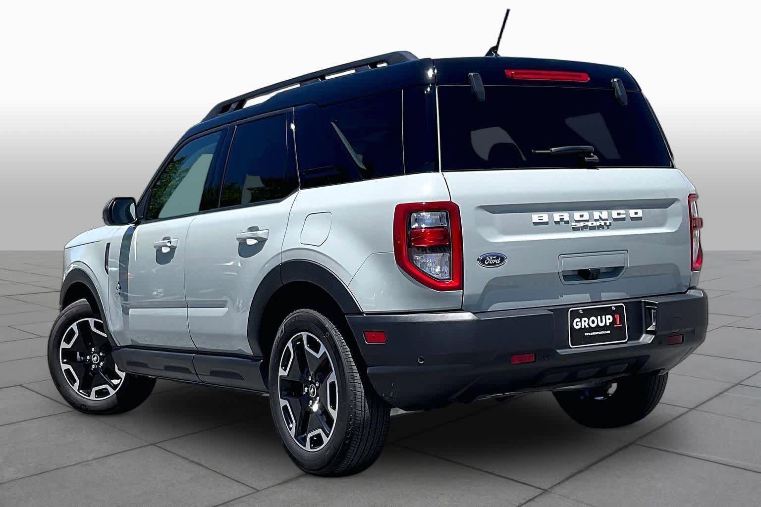 Used 2024 Ford Bronco Sport Outer Banks w/ Tech Package AWD/4WD image 11