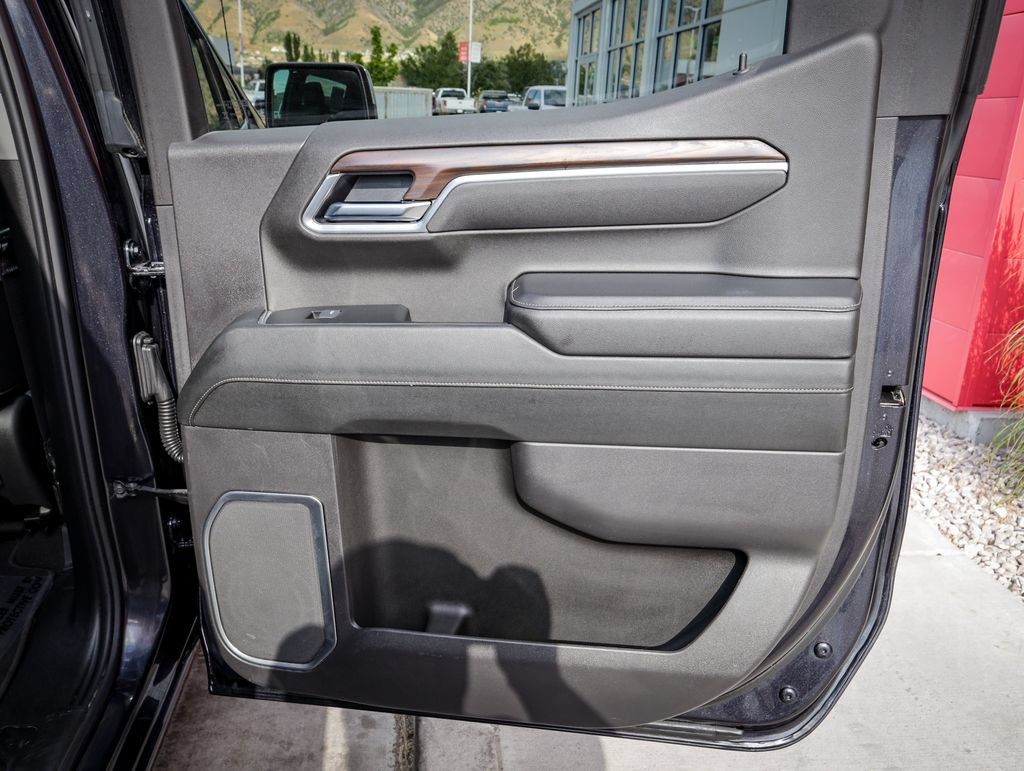 Used 2025 GMC Sierra 1500 SLT AWD/4WD image 29