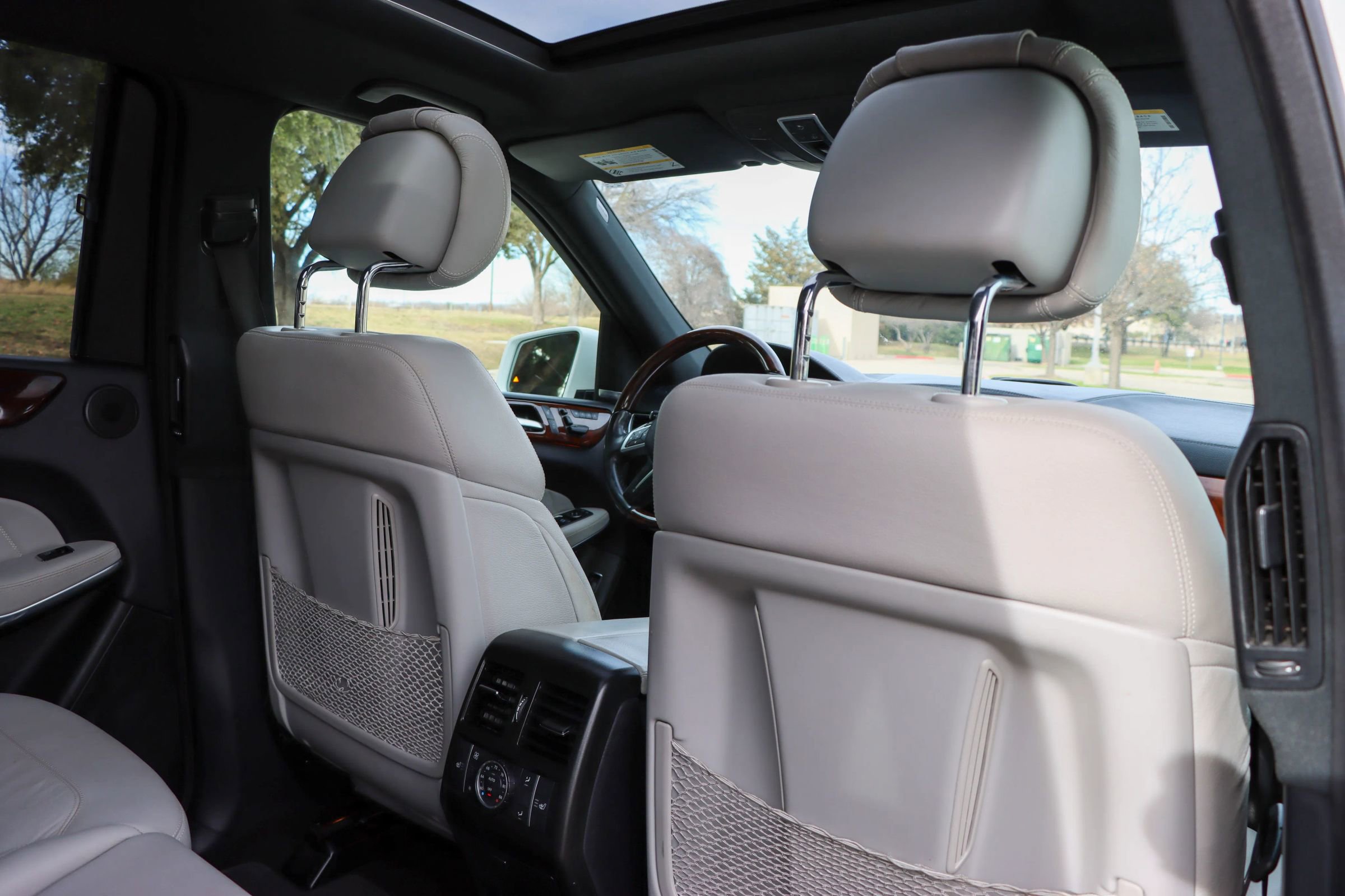 Used 2015 Mercedes-Benz GL 550 4MATIC image 41