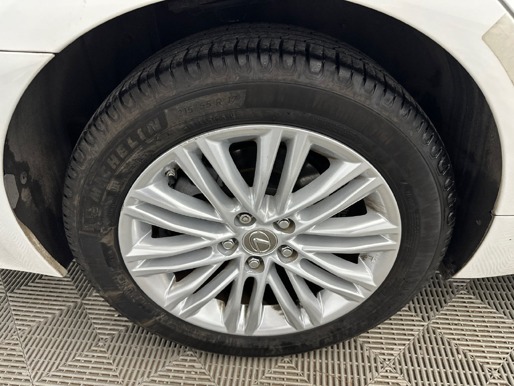 Used 2014 Lexus ES 350 w/ Luxury Package FWD image 18