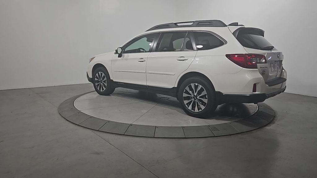 Used 2016 Subaru Outback 2.5i Limited image 3