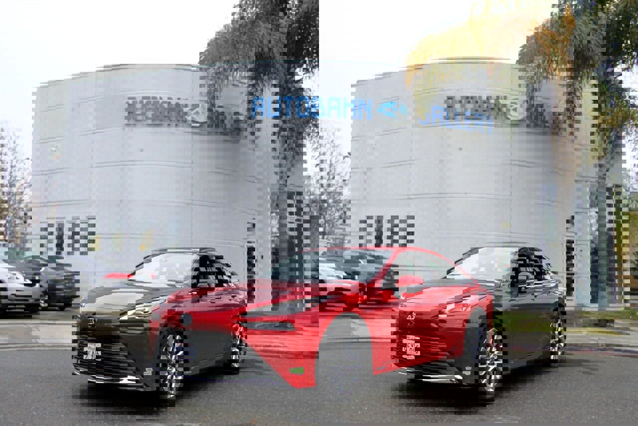 Used 2023 Toyota Mirai XLE w/ Advanced Technology Package image 1