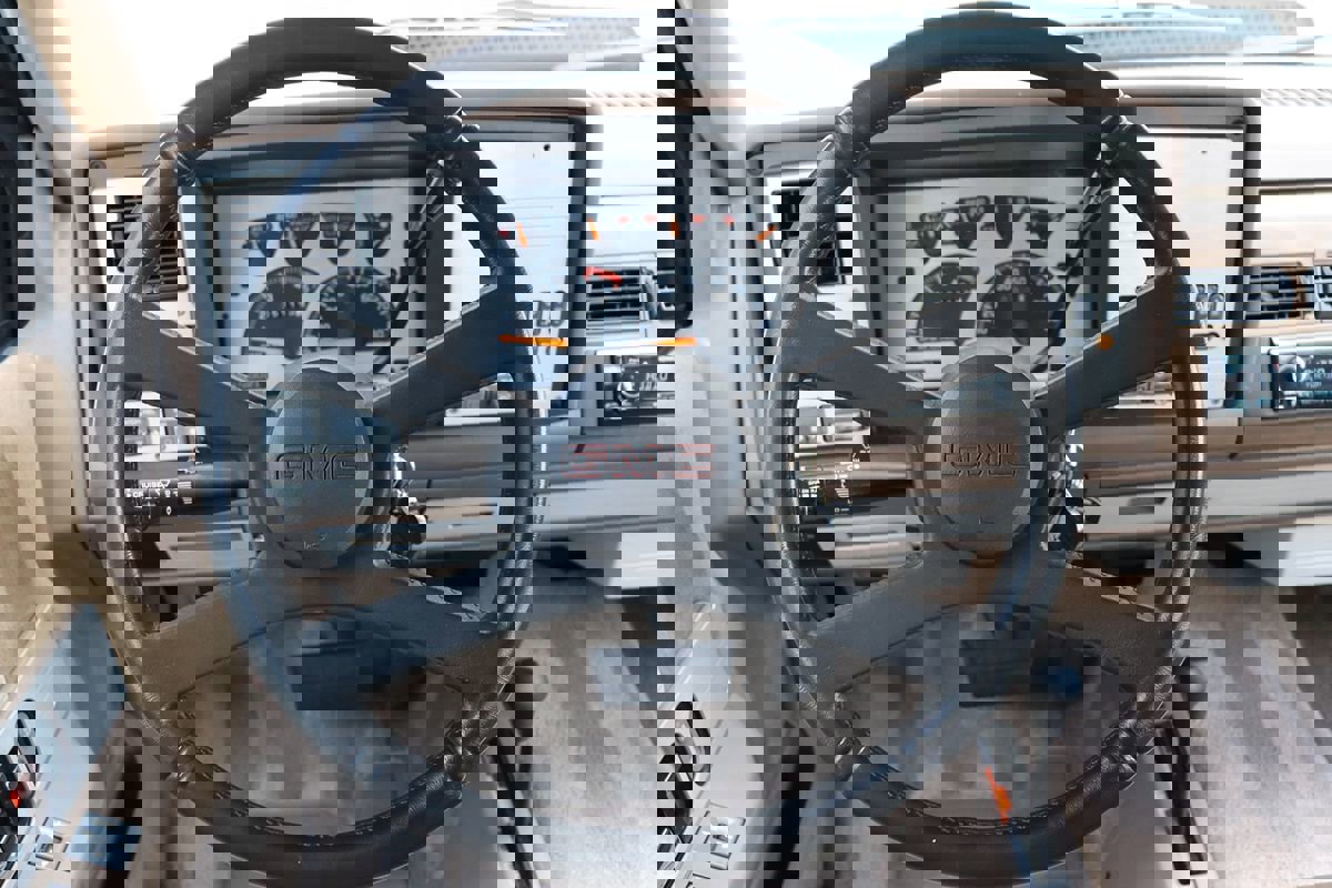 Used 1994 GMC Yukon 4WD 2-Door image 22