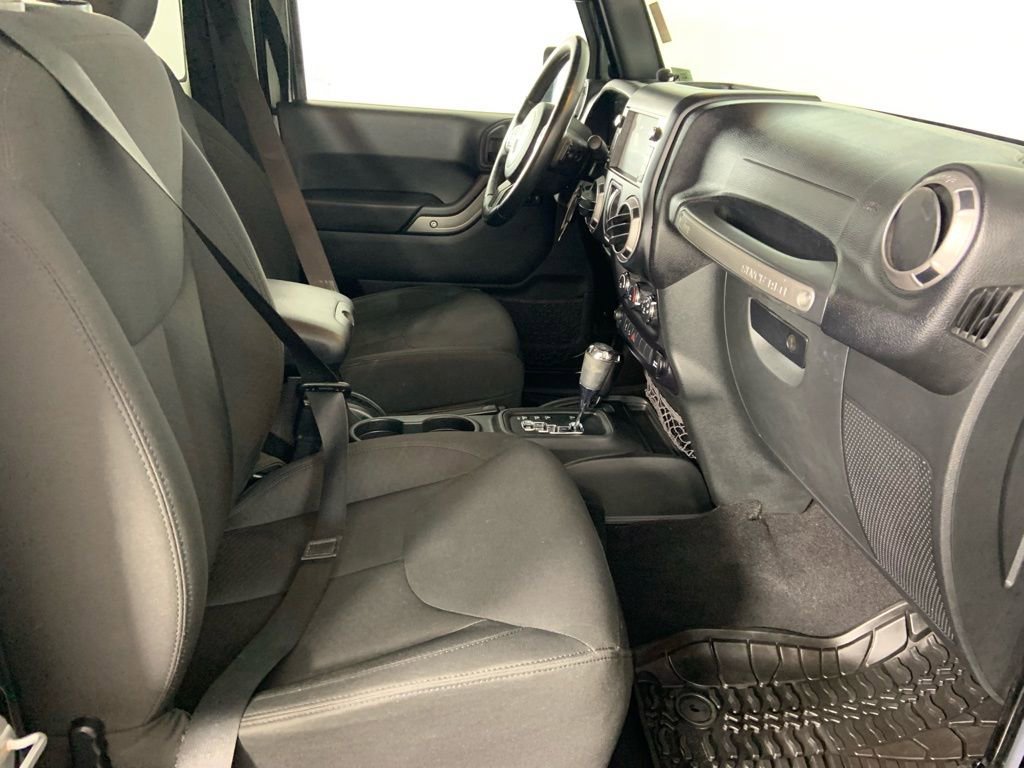 Used 2015 Jeep Wrangler Sport image 13