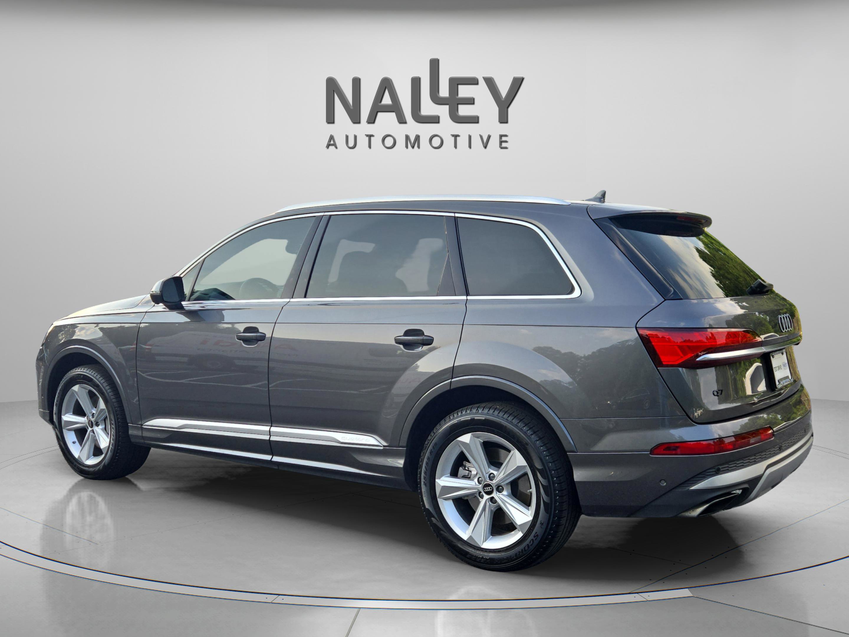 Used 2025 Audi Q7 2.0T Premium w/ Convenience Package image 3