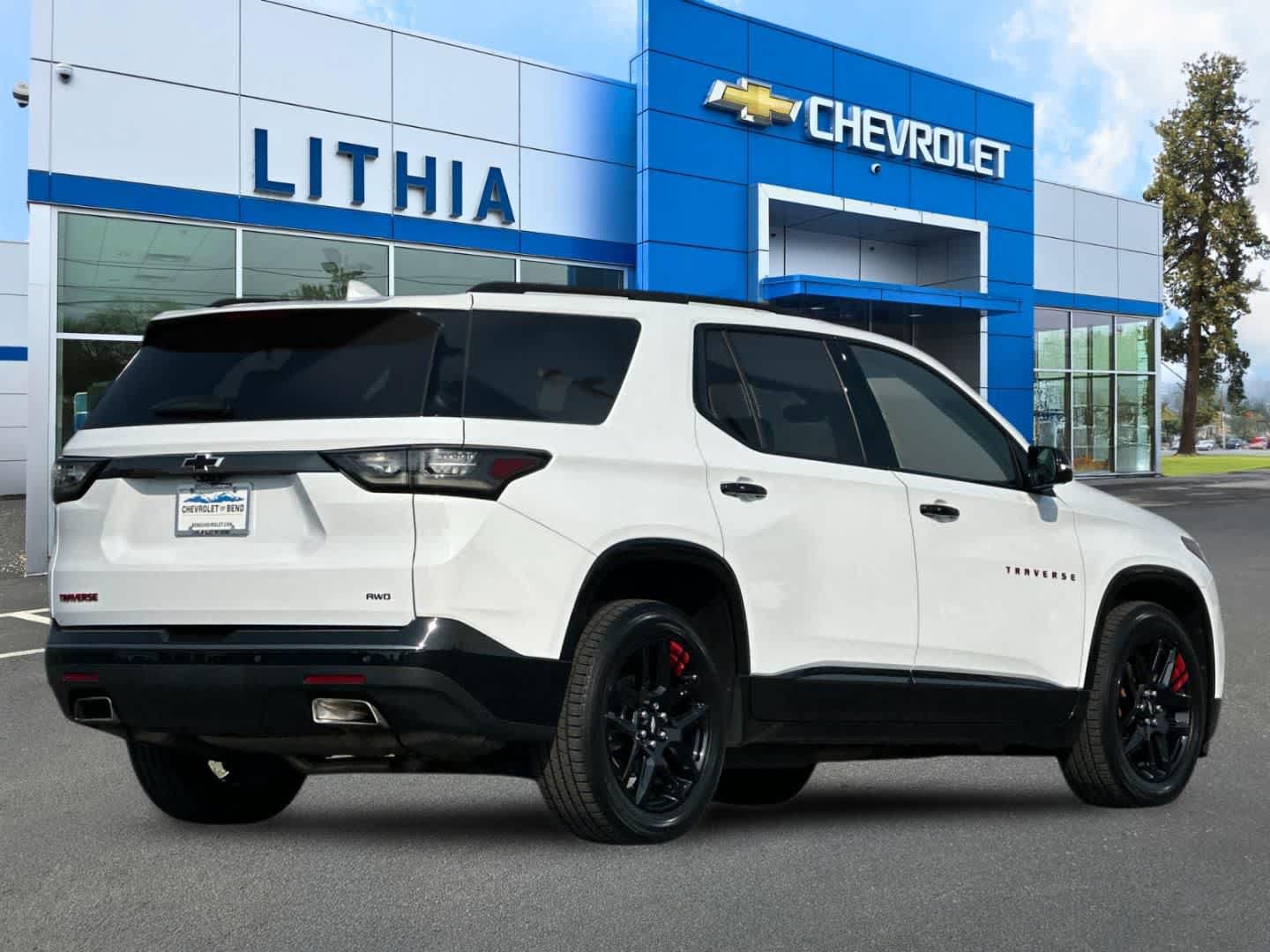 Used 2020 Chevrolet Traverse Premier w/ Redline Edition AWD/4WD image 2