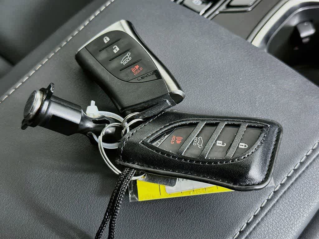 Used 2024 Lexus RX 350 Premium w/ Accessory Package (Z1) FWD image 21