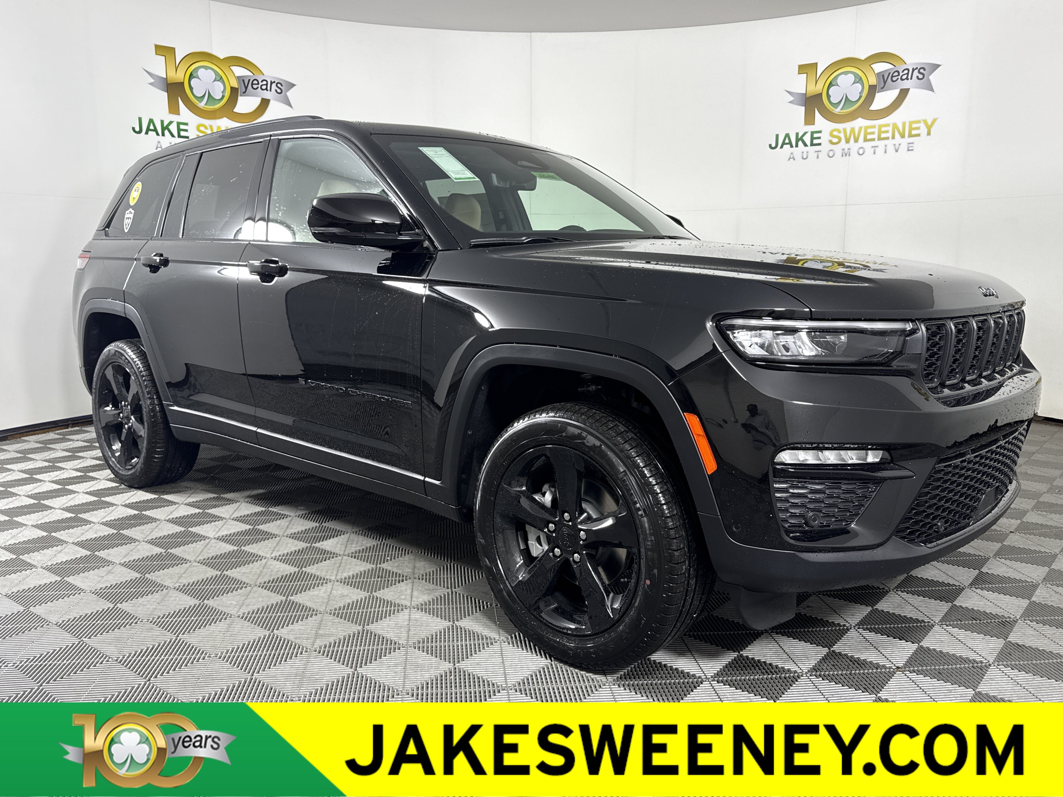 New 2025 Jeep Grand Cherokee Limited w/ Luxury Tech Group II AWD/4WD video 1