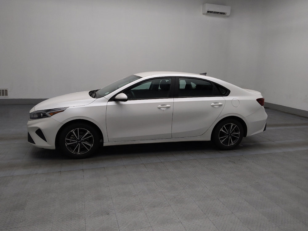 Used 2023 Kia Forte LXS image 2