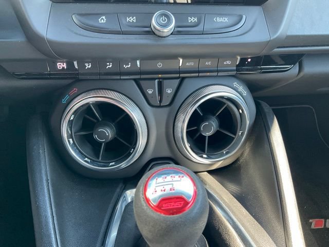 Used 2018 Chevrolet Camaro SS RWD image 7
