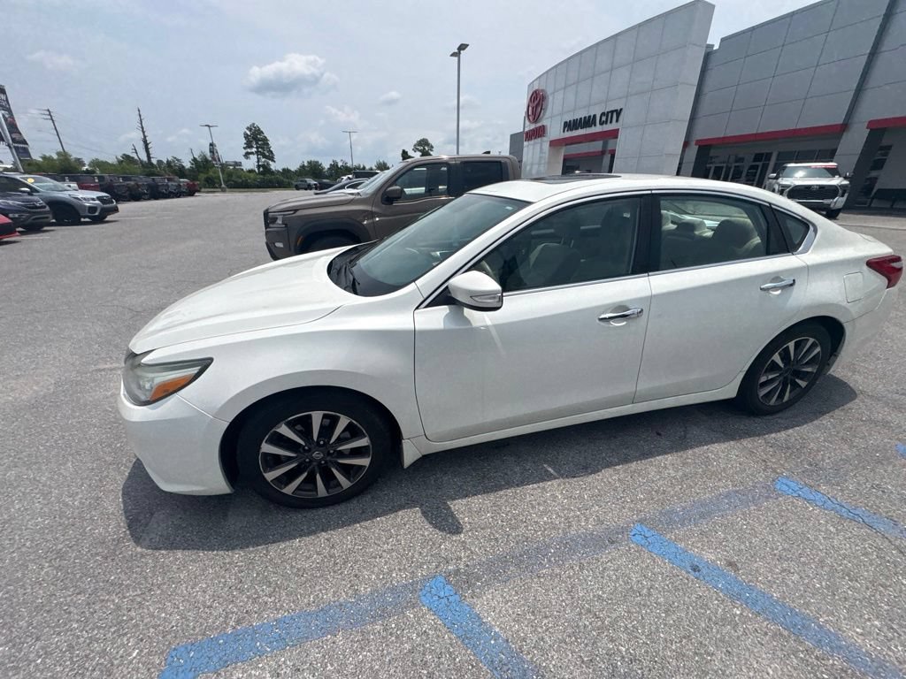 Used 2016 Nissan Altima 2.5 SV w/ Convenience Package FWD image 6