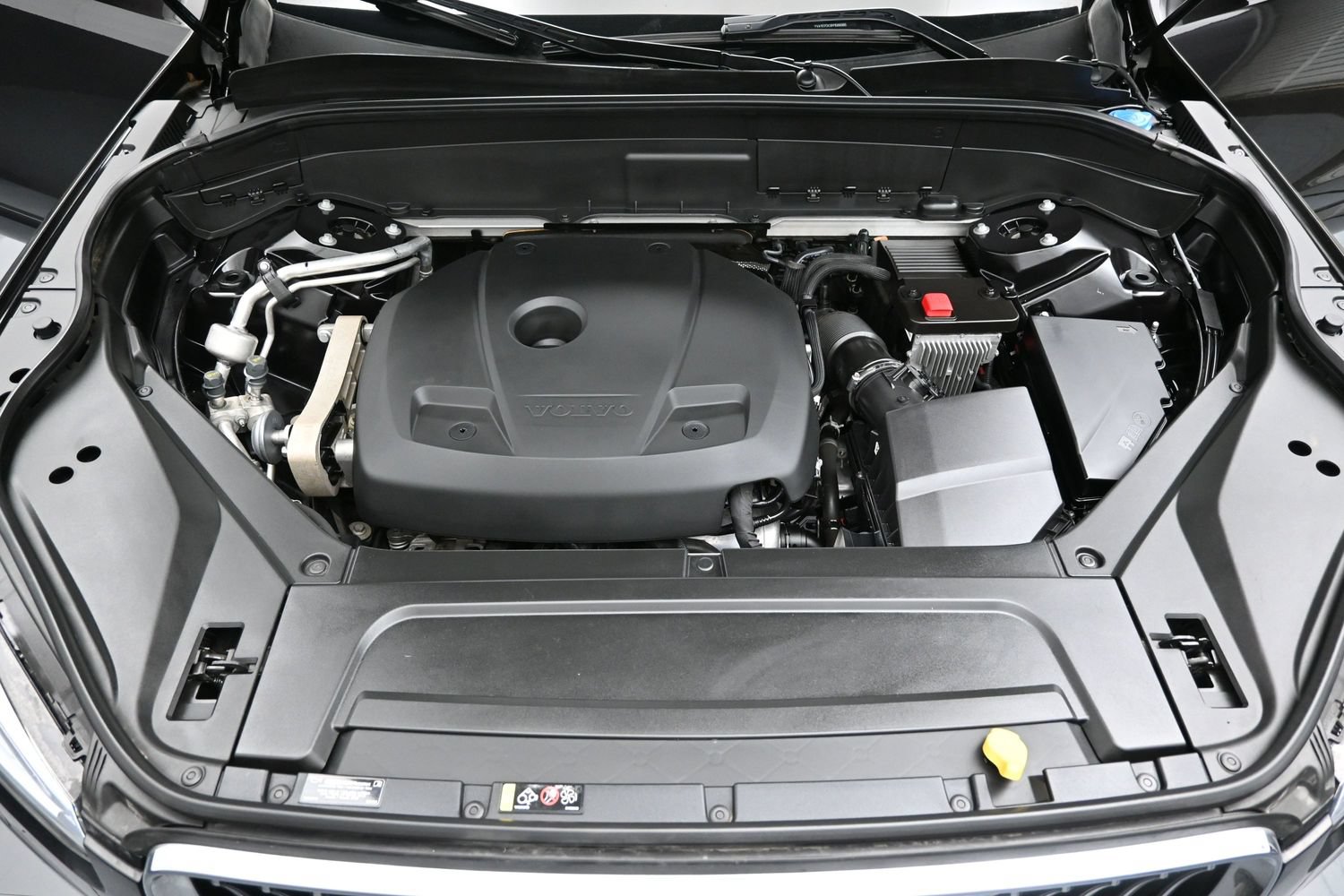 Used 2021 Volvo XC90 T5 Momentum w/ Protection Package Premier FWD image 7
