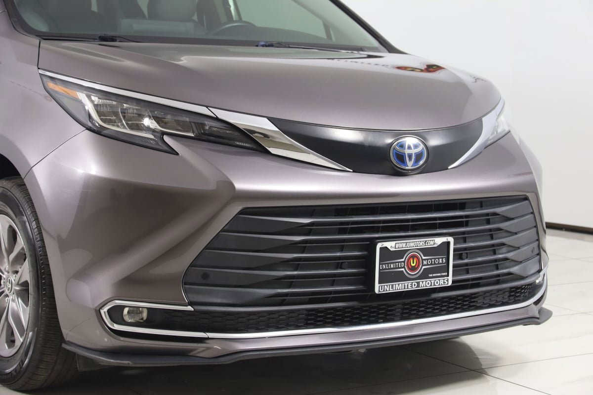 Used 2021 Toyota Sienna XLE FWD image 39