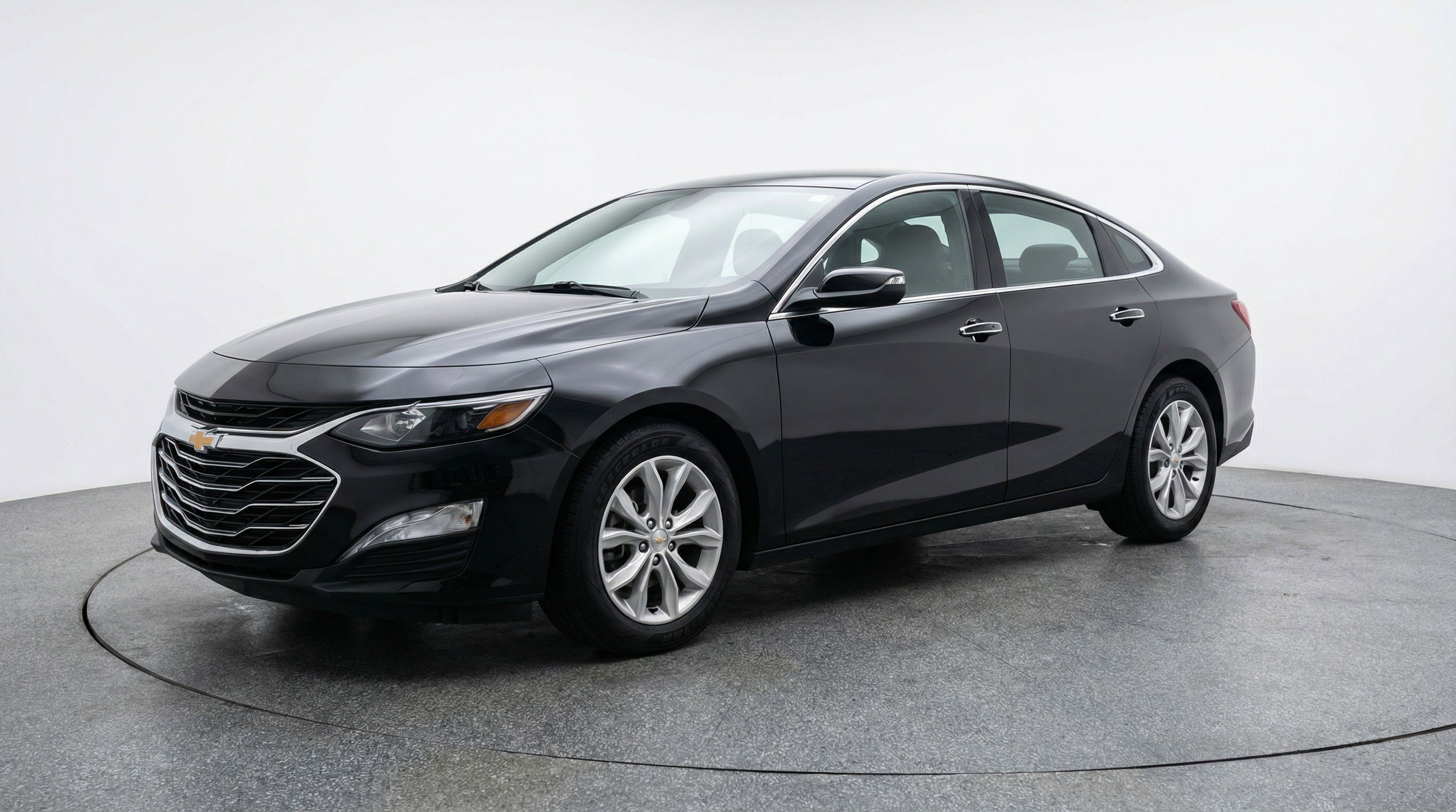 Used 2024 Chevrolet Malibu LT image 3