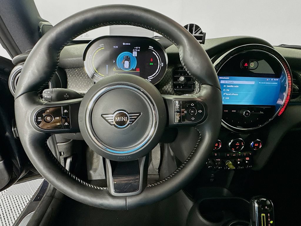 Used 2022 MINI Cooper SE FWD image 11