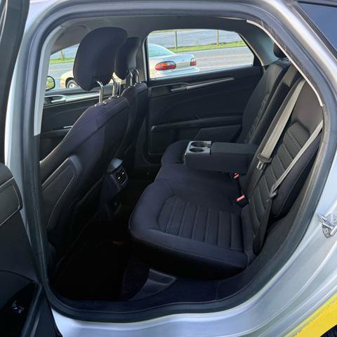 Used 2014 Ford Fusion SE FWD image 13