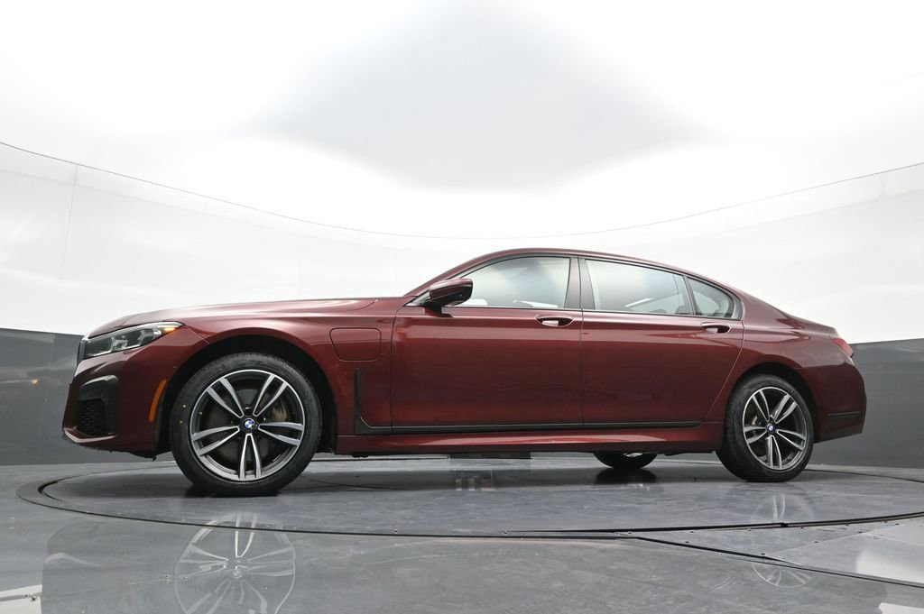 Used 2020 BMW 745e xDrive image 26