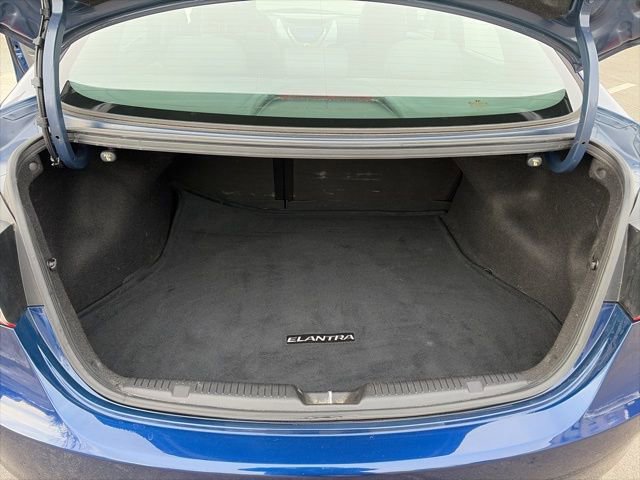Used 2013 Hyundai Elantra Limited image 24