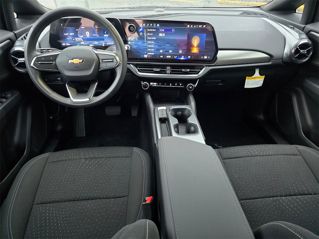 Used 2025 Chevrolet Equinox EV LT w/ Convenience Package image 18