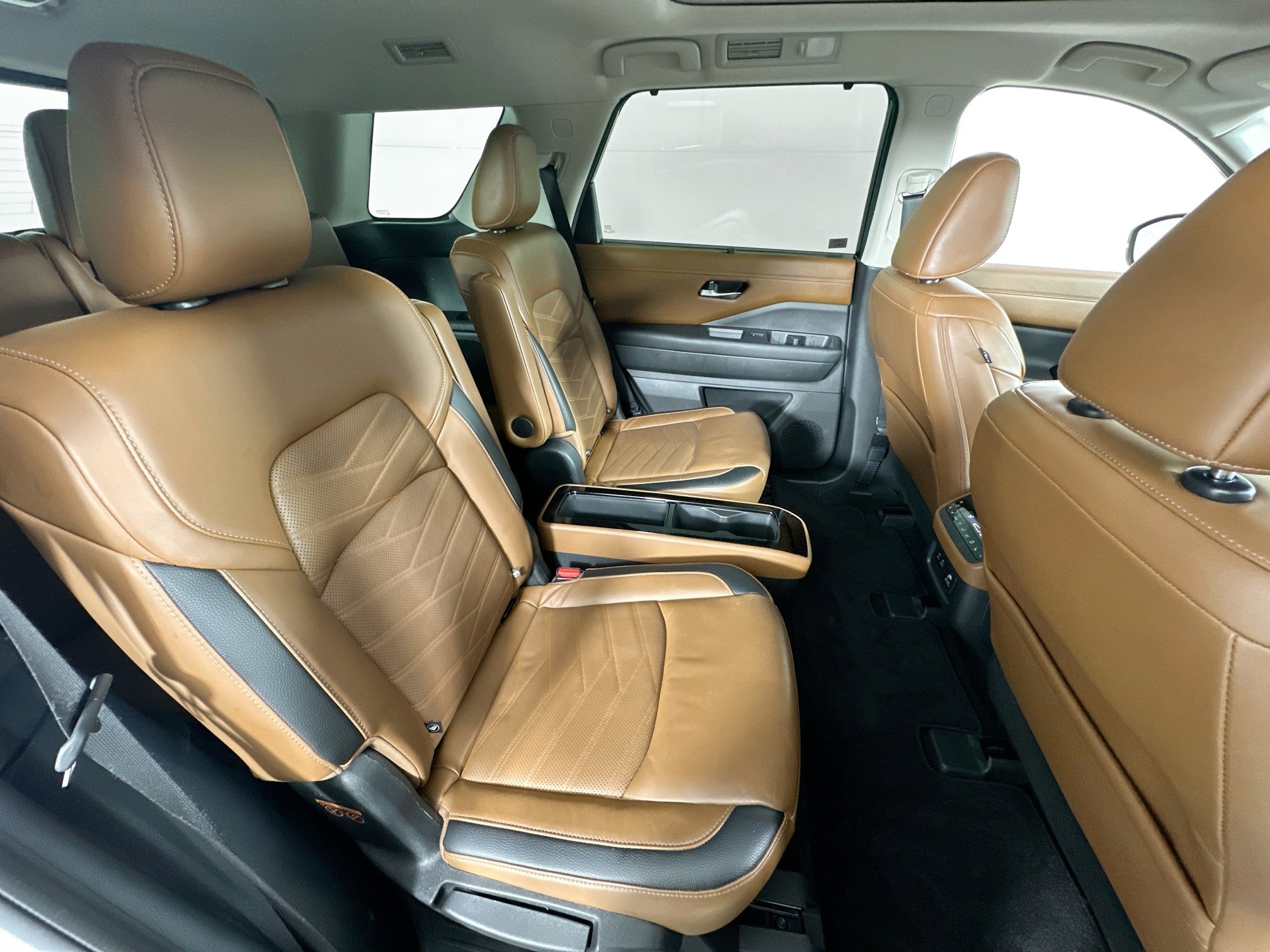 Used 2023 Nissan Pathfinder Platinum image 30