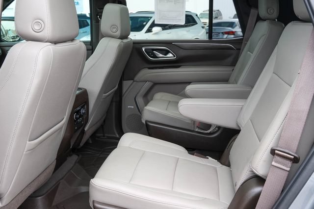 Used 2021 Chevrolet Tahoe Z71 w/ Luxury Package AWD/4WD image 12
