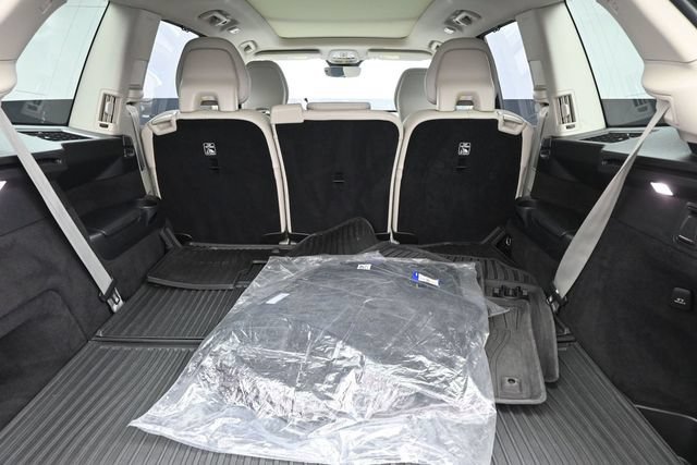 Used 2023 Volvo XC90 B6 Ultimate w/ Protection Package AWD/4WD image 32