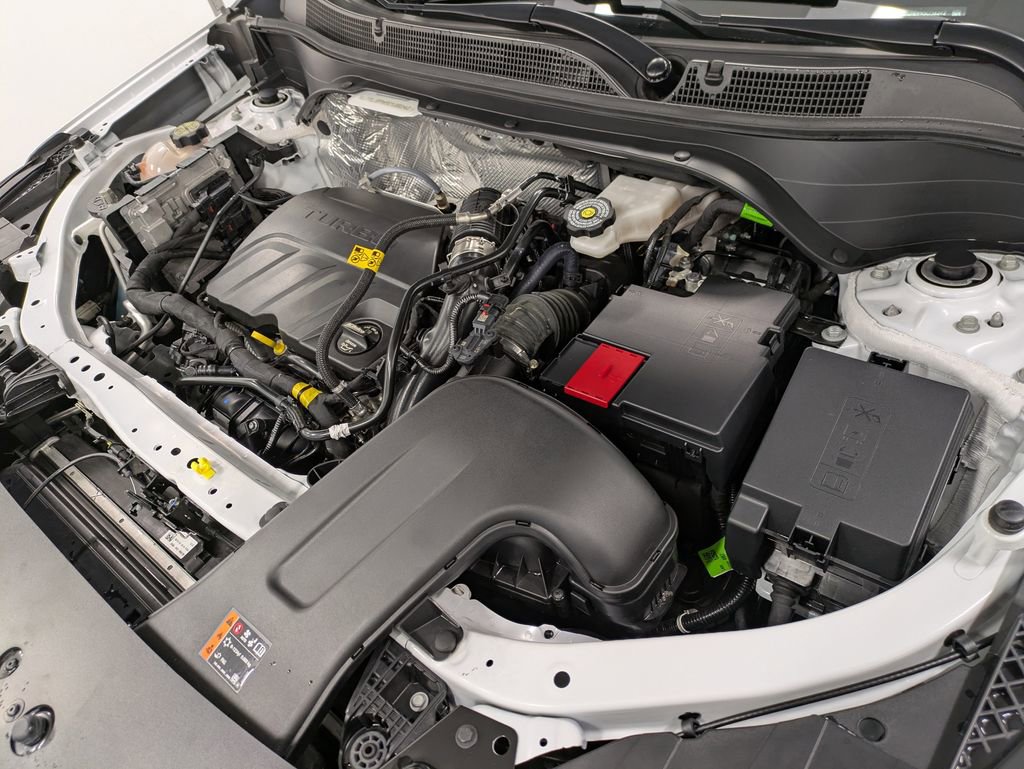 Used 2025 Chevrolet Trax RS w/ Driver Confidence Package image 30