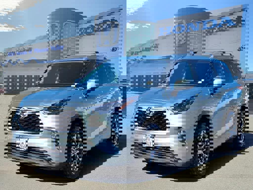 Used 2023 Toyota Highlander XLE image 1