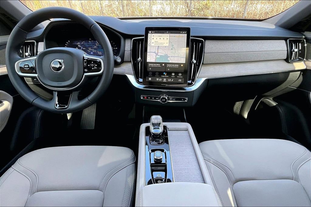 New 2026 Volvo XC90 T8 Core w/ Protection Package Premier image 9