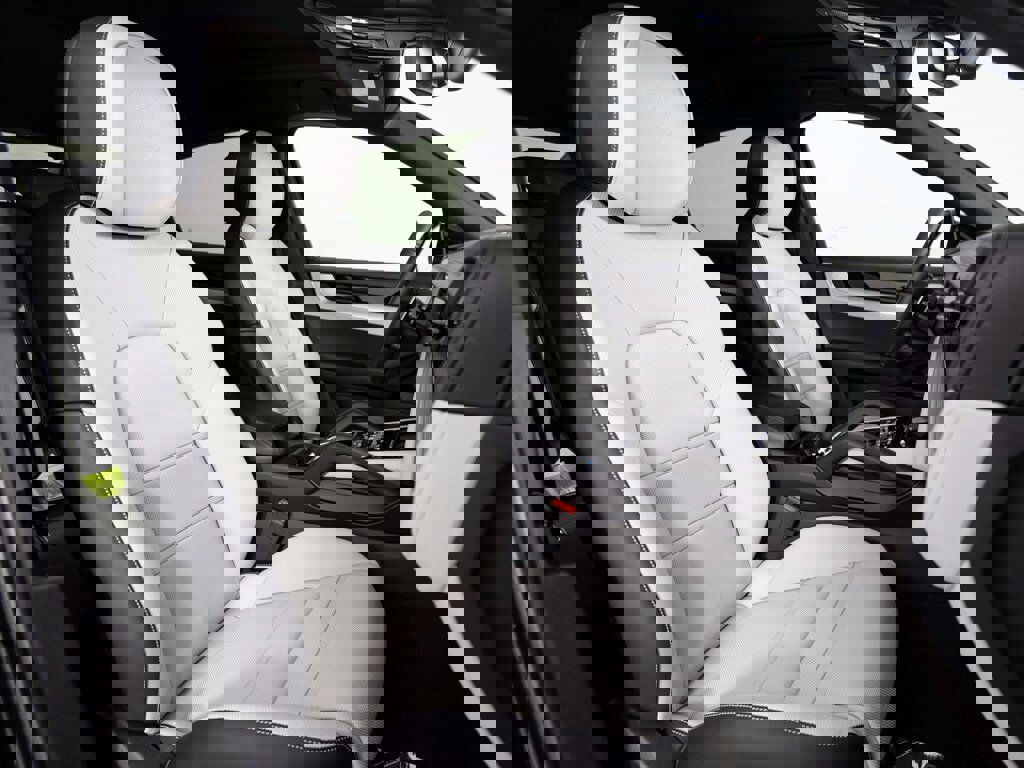 New 2025 Porsche Cayenne S image 22