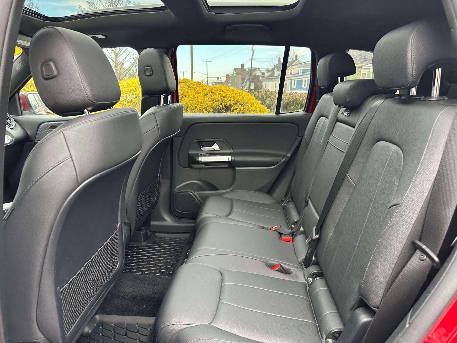 Certified 2022 Mercedes-Benz GLB 250 4MATIC image 9